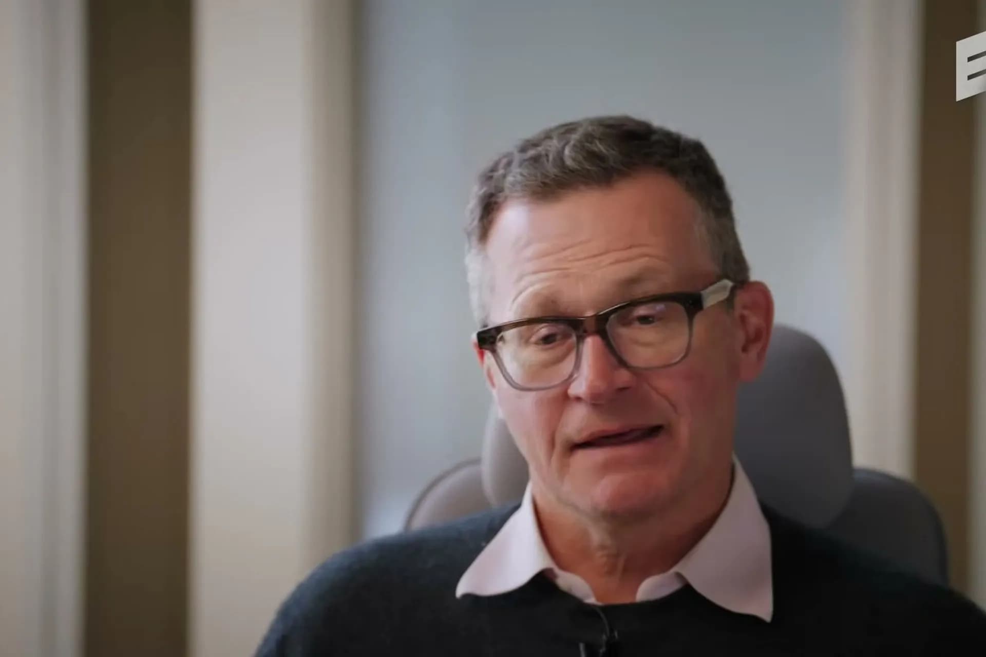 27-Year Investor Explains What You're Missing While Chasing AI