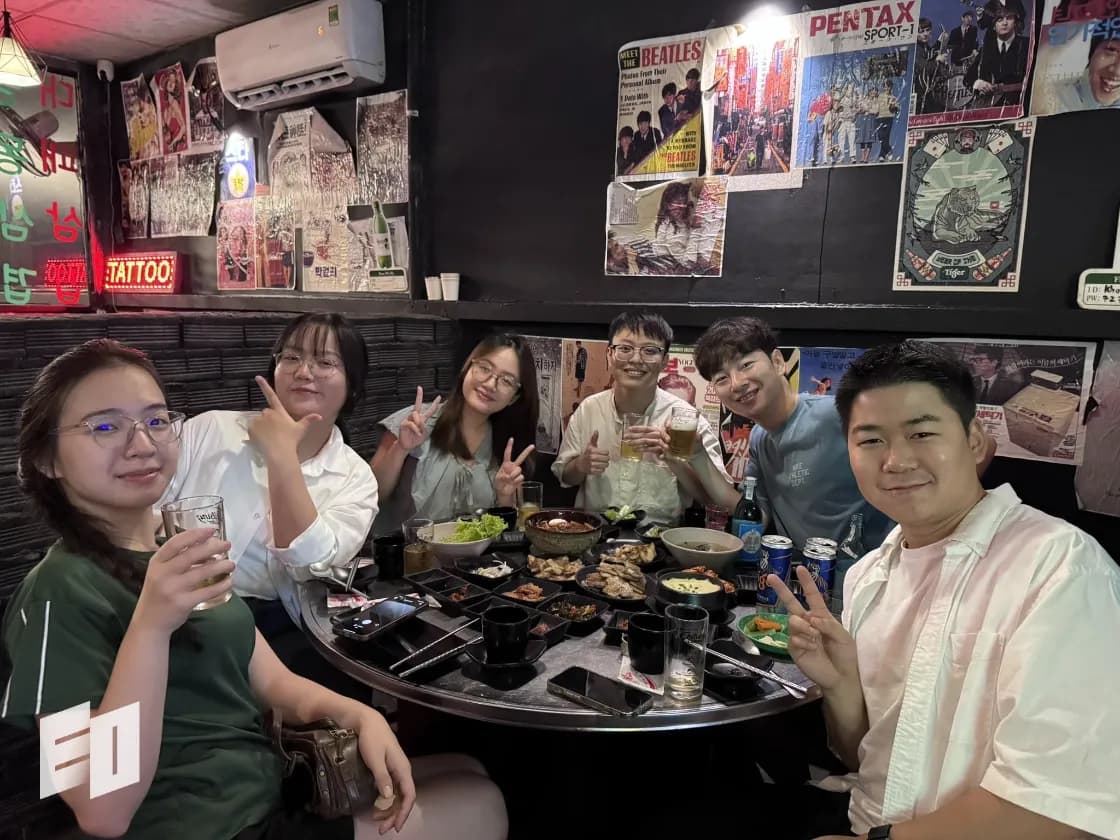 EO Vietnam team
