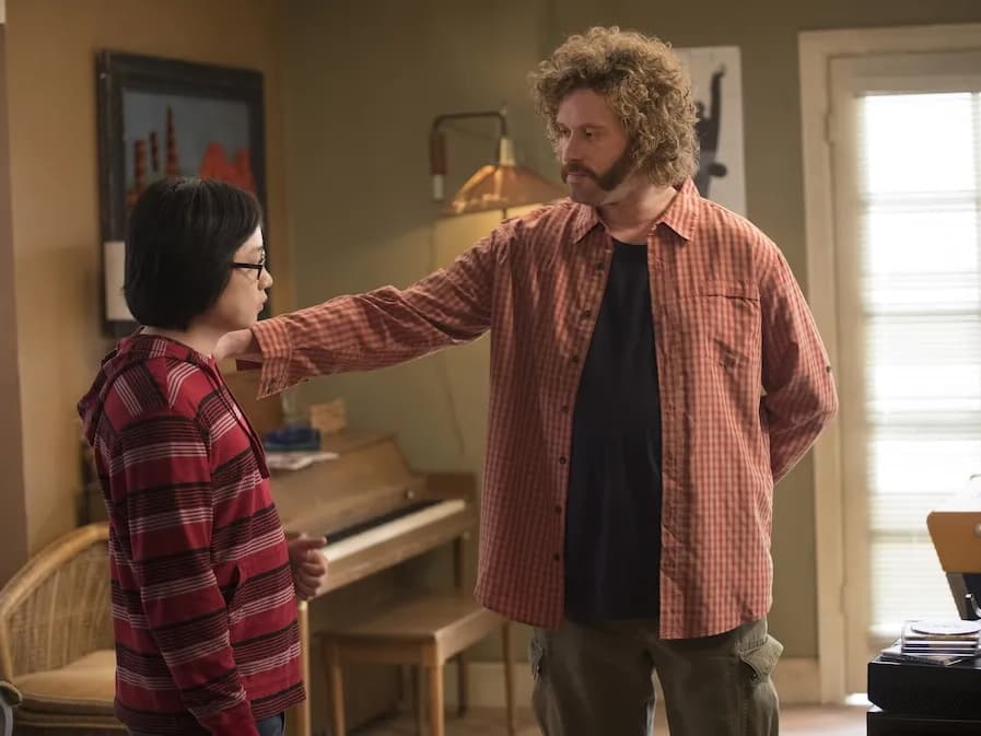 Ehrlich Bachman, hacker house owner from "Silicon Valley" © HBO