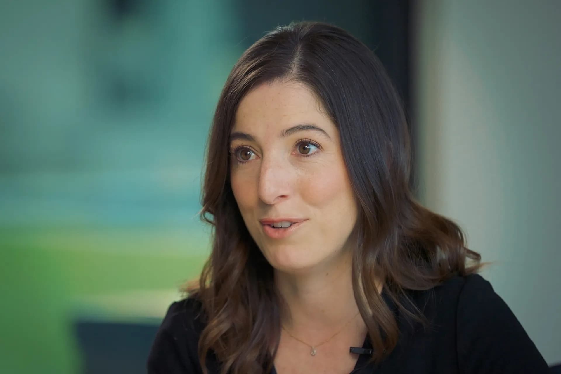 How to Steal Customers From Giants 600x Bigger than Your Startup